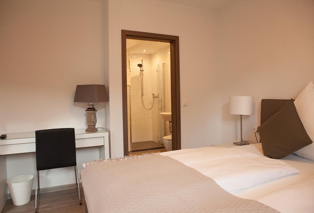 Hotel Ravene Cochem Bagian luar foto