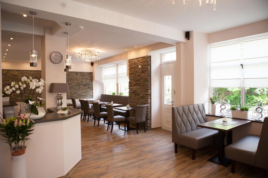 Hotel Ravene Cochem Bagian luar foto