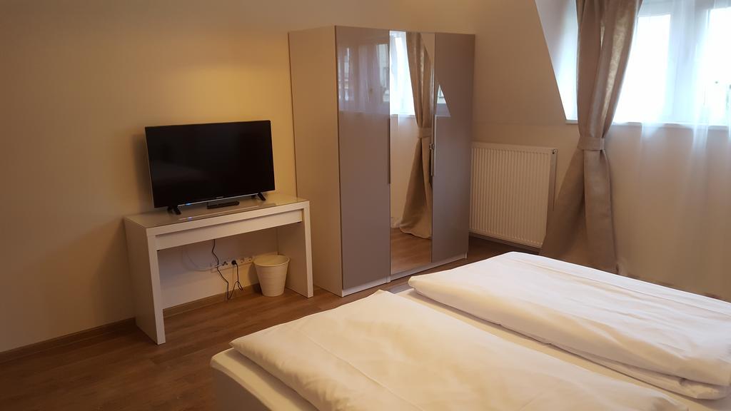 Hotel Ravene Cochem Bagian luar foto