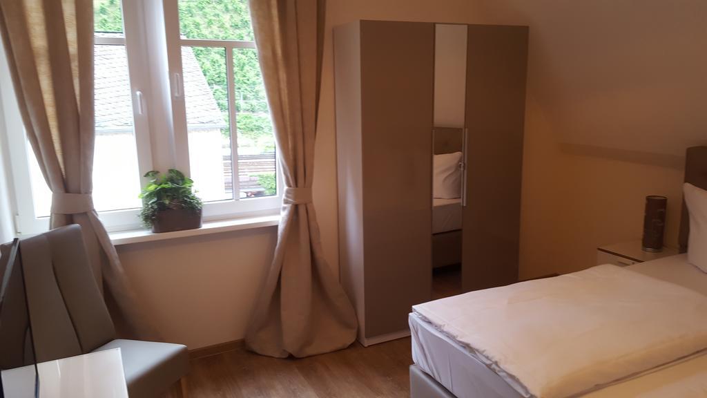 Hotel Ravene Cochem Bagian luar foto
