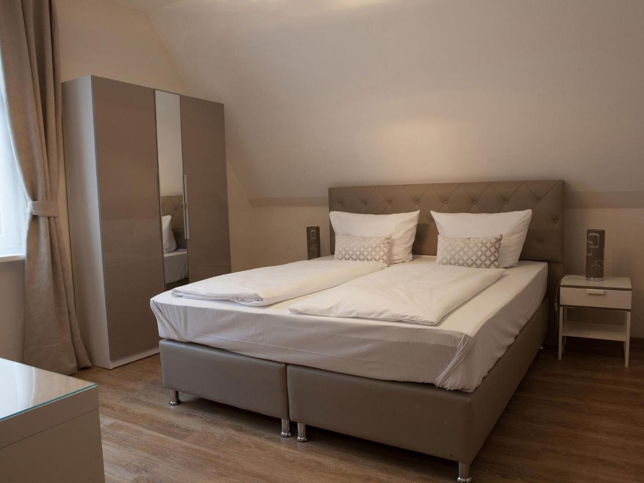 Hotel Ravene Cochem Bagian luar foto