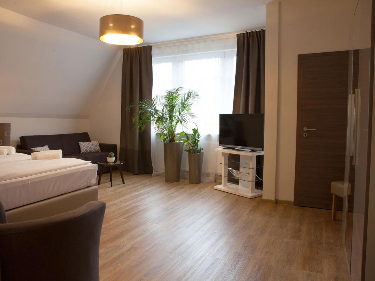 Hotel Ravene Cochem Bagian luar foto